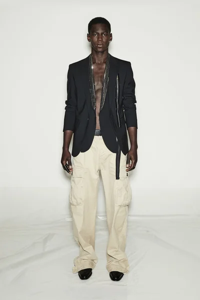 Look 10
